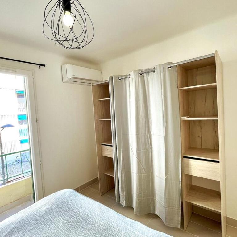 T2 Bleu Mer - Centre ville , Climatisé , 5 min de la plage et à 250m de la gare - Appartement 1 Chambre - 17