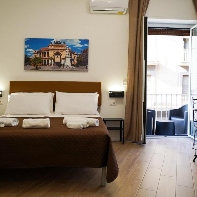 Bieddu Suites - Palermo City Center - Double Room with Balcony - 2