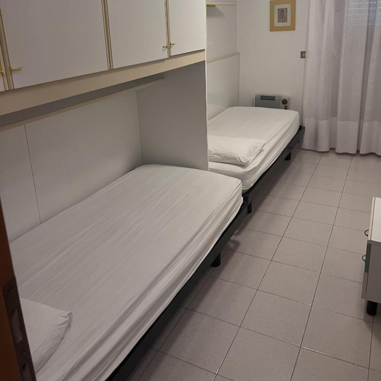 Halley - Two-Bedroom Apartment - 25