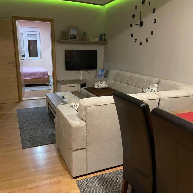 Modern 2 Bedroom Flat in Mostar Centre - Two-Bedroom Apartment - 1