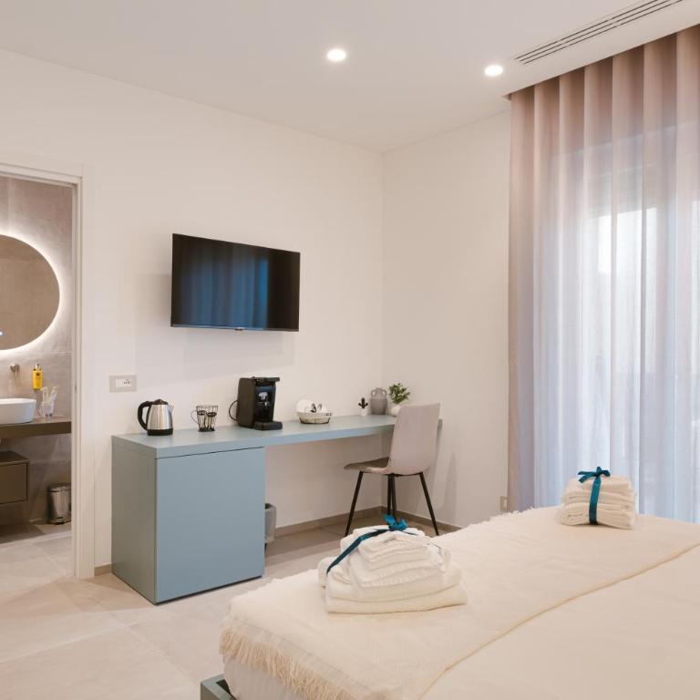 Eleia Domos - Aurea Rooms - Camera Matrimoniale Deluxe con Balcone - 10