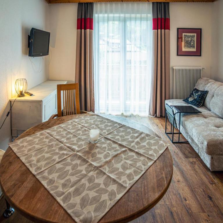Schoen Eingerichtete Ferienw - Apartment mit 1 Schlafzimmer - 2