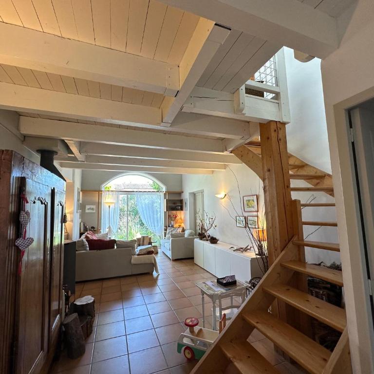 La Maison du Petit Hérisson de 170 m2 avec jardin parking accueil de 6 personnes barbecue - Casa con 3 Camere da Letto - 12