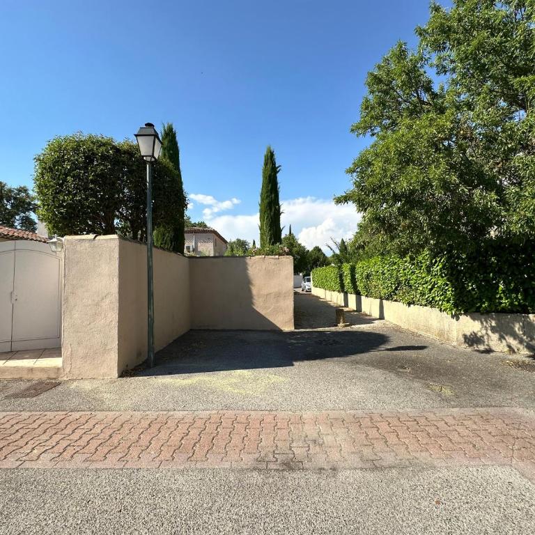 La Maison du Petit Hérisson de 170 m2 avec jardin parking accueil de 6 personnes barbecue - Casa con 3 Camere da Letto - 34