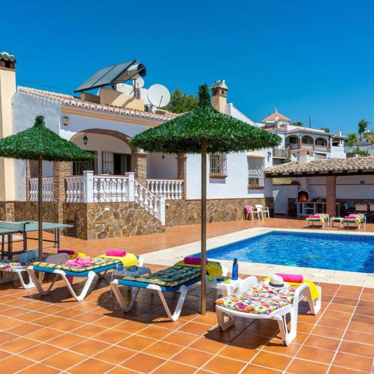 Villa Tres Olivos by Villa Plus - Villa - 2