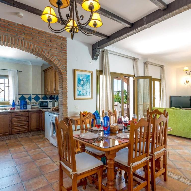 Villa Tres Olivos by Villa Plus - Villa - 6