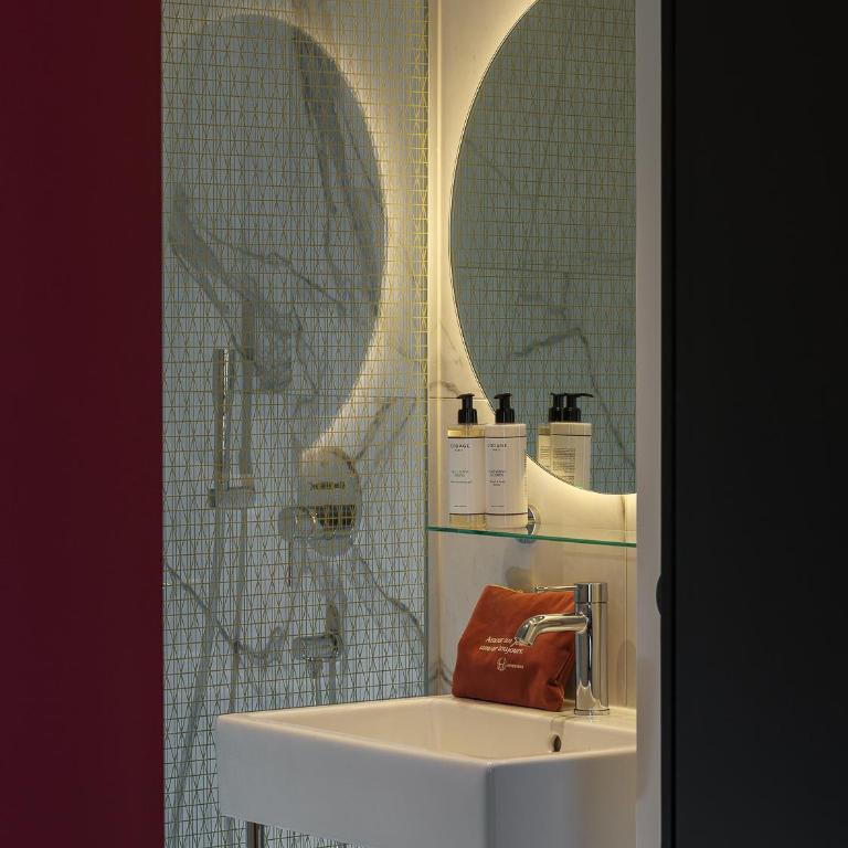 Seven Hotel Paris - Suite Standard - 1