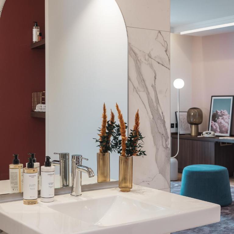 Seven Hotel Paris - Suite Standard - 7