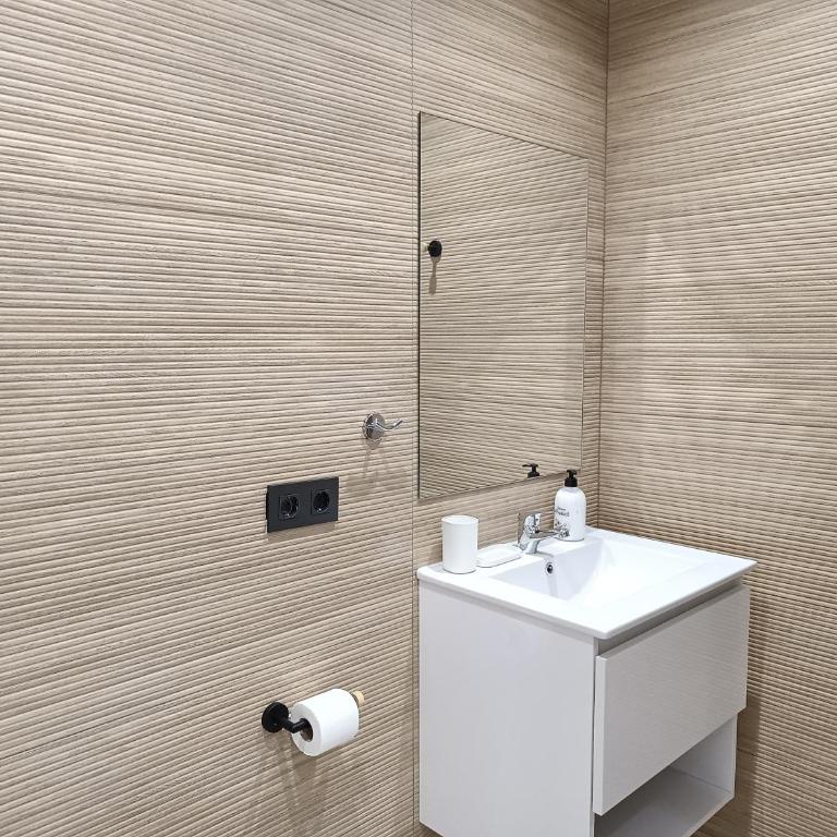 Apartamentos San Lázaro - Two-Bedroom Apartment - 29