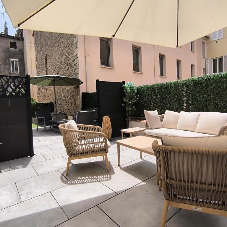 Cannes Spacious 4 Bedroom Apartment with Sunny Terrace - Appartement 2 Chambres - 55
