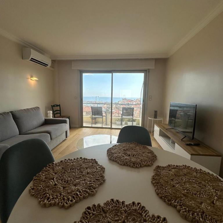 Vue mer panoramique pour ce 3 pièces a 7 minutes a pied du palais du festival - Appartement 2 Chambres - 2