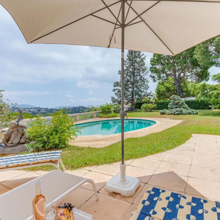 VILLA DYONIS VI4439 by Riviera Holiday Homes - Villa avec Piscine Privée - 1