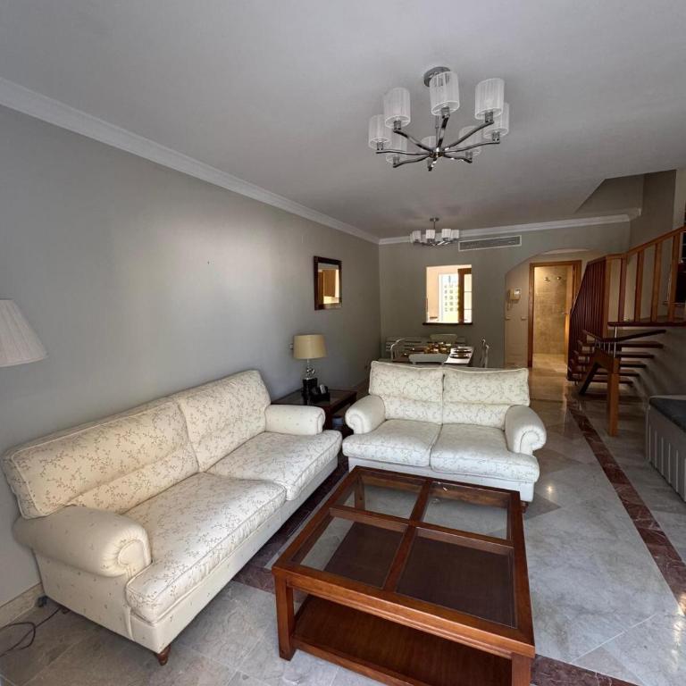 Estepona Penthouse Resort with Private Solárium - Pool & Free Parking - Apartamento de 2 dormitorios - 3