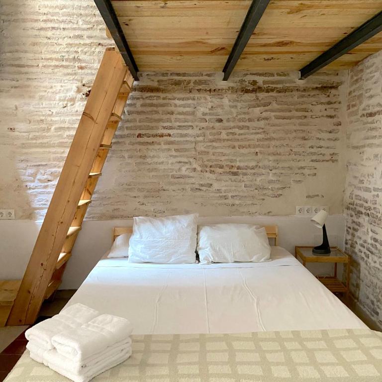 Cervantes Suites OnlyMalaga - Habitación Doble con baño privado - 4