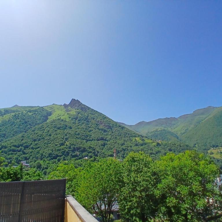 Appartement T2 Vue montagne - One-Bedroom Apartment with Balcony and Mountain View - 2