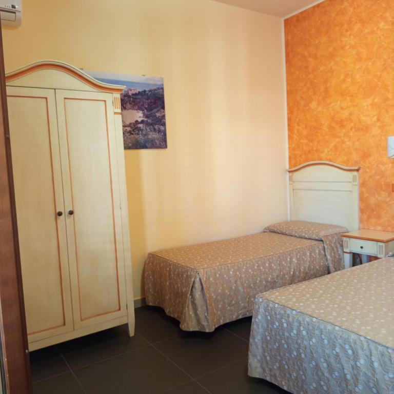Amaryllis Hotel - Camera Quadrupla - 4