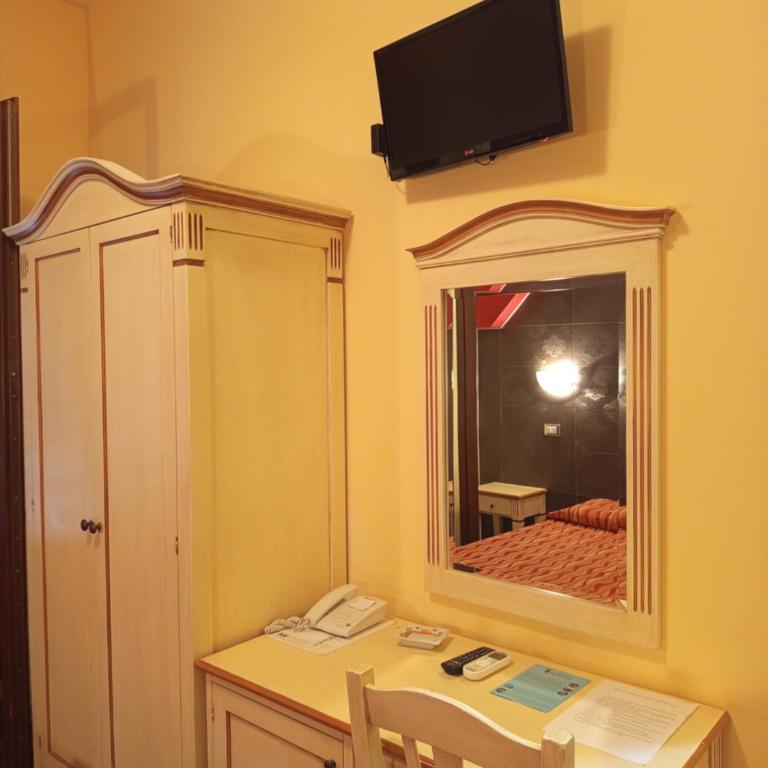 Amaryllis Hotel - Camera Tripla - 5