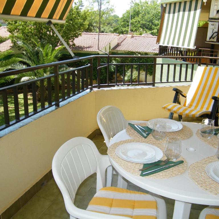Apartamento con AA y piscina - Familias - ES-314-32 - Apartamento - 4