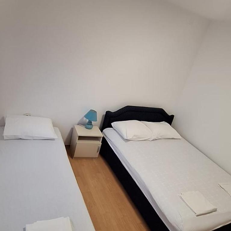 Apartments Aurora - Apartman - Prizemlje - 1