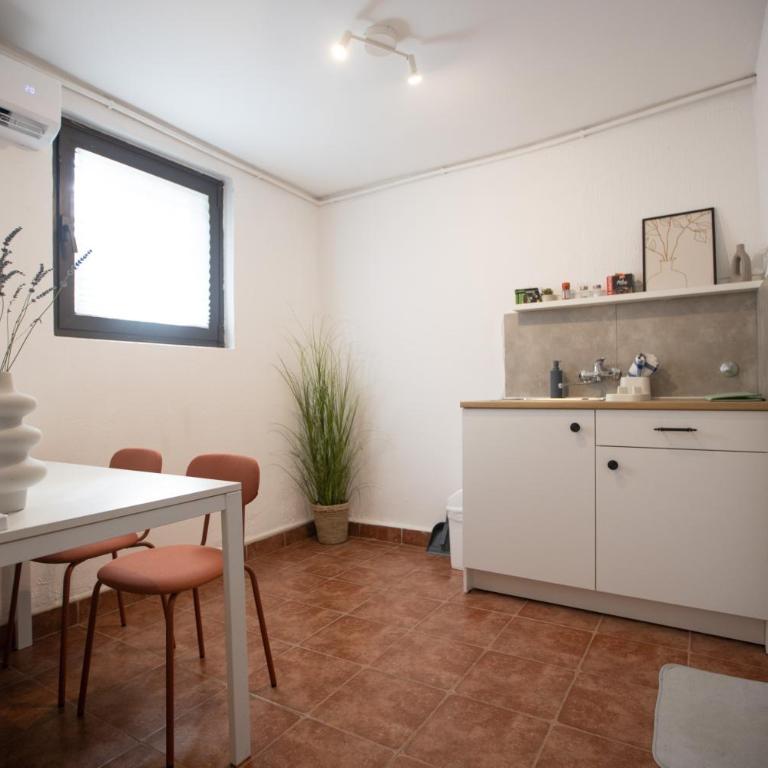 Tiny apartment - One-Bedroom Apartment - 4