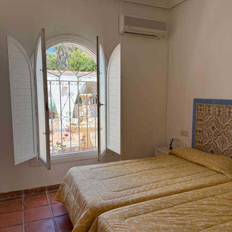 Villas PdZulueta - Double Room with Private Bathroom - 8
