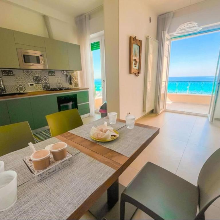 B&B L'Acquario - King Room with Sea View - 1