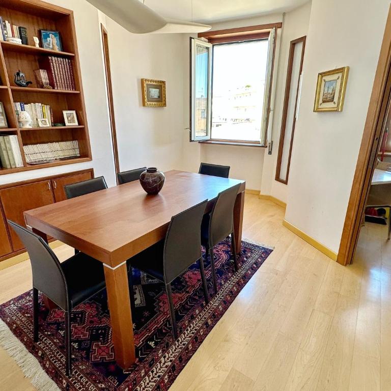 Terrazza da Sogno con Vista su Castello e Lago - Appartamento con 2 Camere da Letto - 10