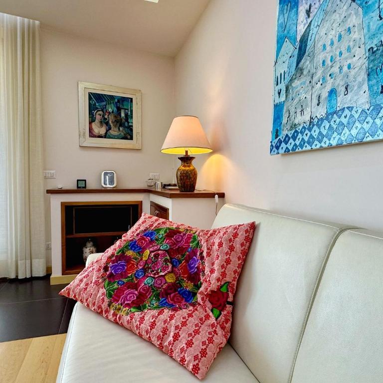 Terrazza da Sogno con Vista su Castello e Lago - Appartamento con 2 Camere da Letto - 14