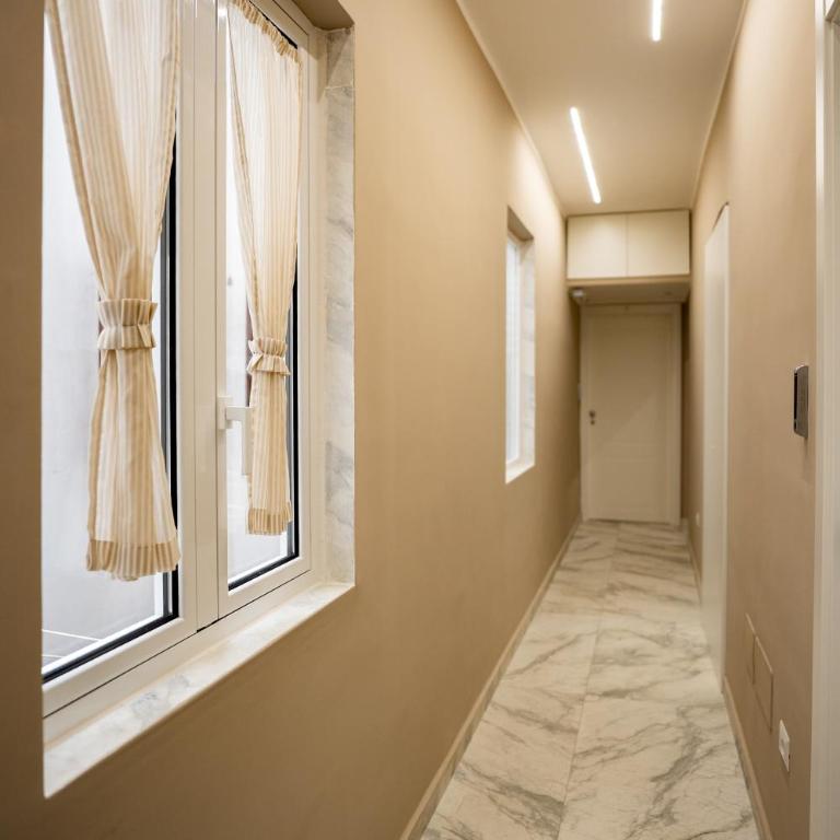 Experience Napoli Center - Camera Tripla con Balcone - 13