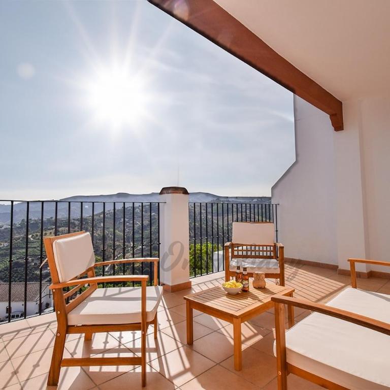 Altos de Frigiliana APT 2 - 2 bedroom Apartment with amazing views and Pool HansOnHoliday Rentals - Apartamento de 2 dormitorios - 1