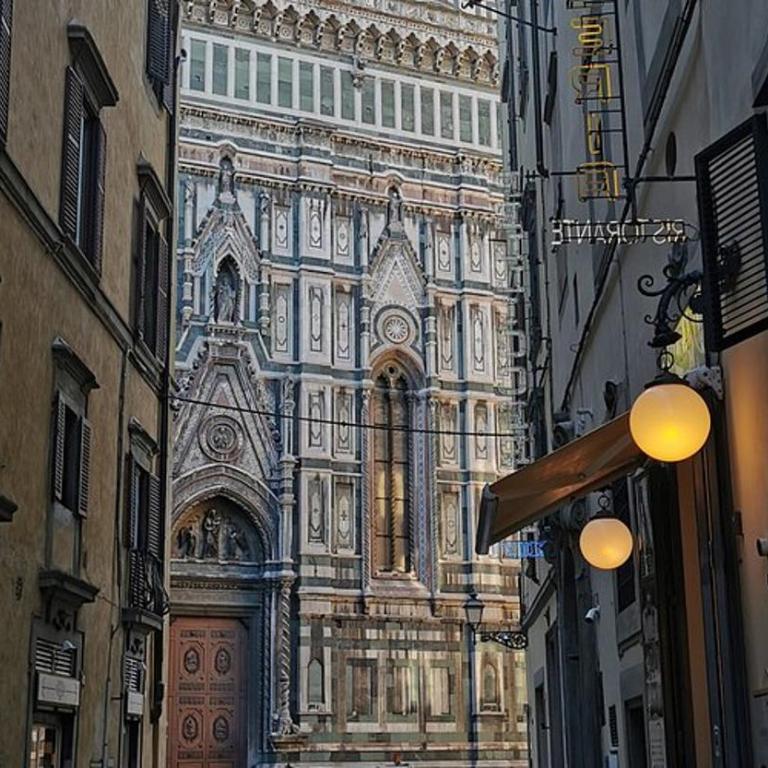 Eleganza e convivialità in centro, vista Duomo per gruppi e famiglie - Three-Bedroom Apartment - 15