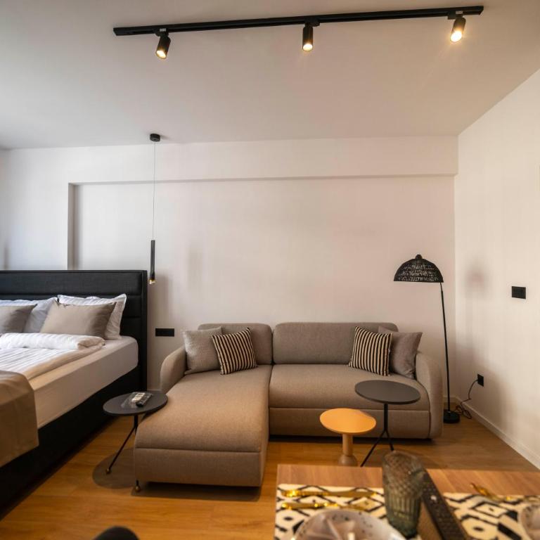 Four Elements Apartments - Deluxe Apartment - 12
