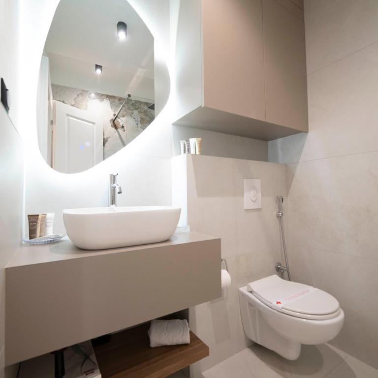 Four Elements Apartments - Deluxe Apartment - 14