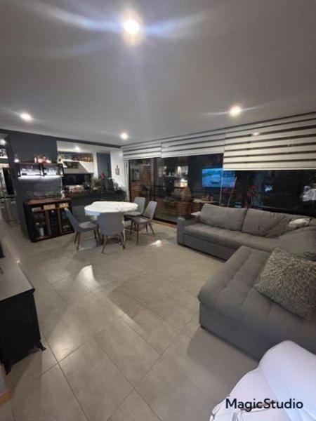 Departamento 2 dormitorios muy céntrico - Two-Bedroom Apartment - 6