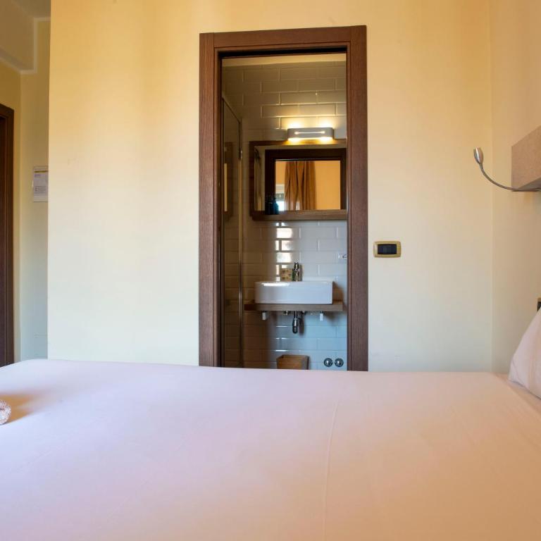 JSK Suite - Camera Singola con Balcone - 4