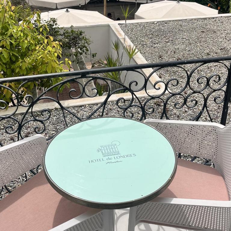 Hôtel De Londres - Suite Junior - Côté Jardin et Côté Mer - 4