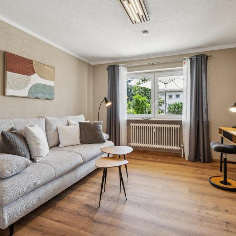 Tara Familienfreundliche 2-Zimmer-Wohnung mit großem Balkon - Deluxe Apartment mit 2 Schlafzimmern und Gartenblick - 3