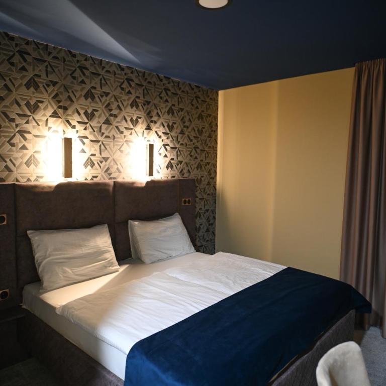 Hotel LOBBY PLUS - Deluxe Double Room - 3