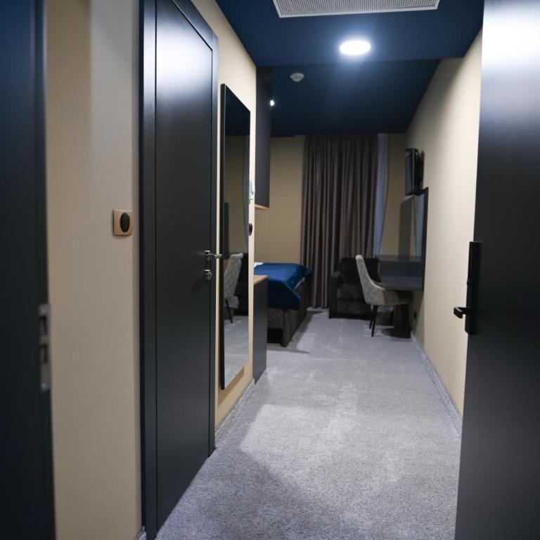 Hotel LOBBY PLUS - Deluxe Double Room - 1