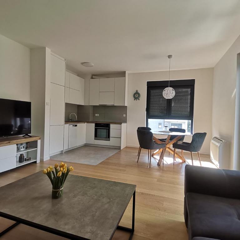 Apartman Duga Trebinje - Apartman sa 2 Spavaće Sobe i Balkonom - 13