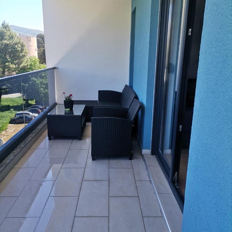 Apartman Duga Trebinje - Apartman sa 2 Spavaće Sobe i Balkonom - 11