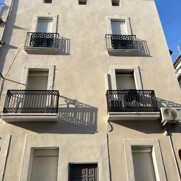 Suite GOLD L Amaryllis I Jacuzzi & Sauna privé I Centre Béziers Arrivée autonome - Appartement 1 Chambre - 4