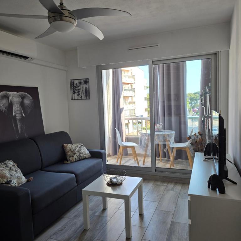 Studio Climatisé parking plage pinède, tout à pied - Apartment mit 1 Schlafzimmer - 1