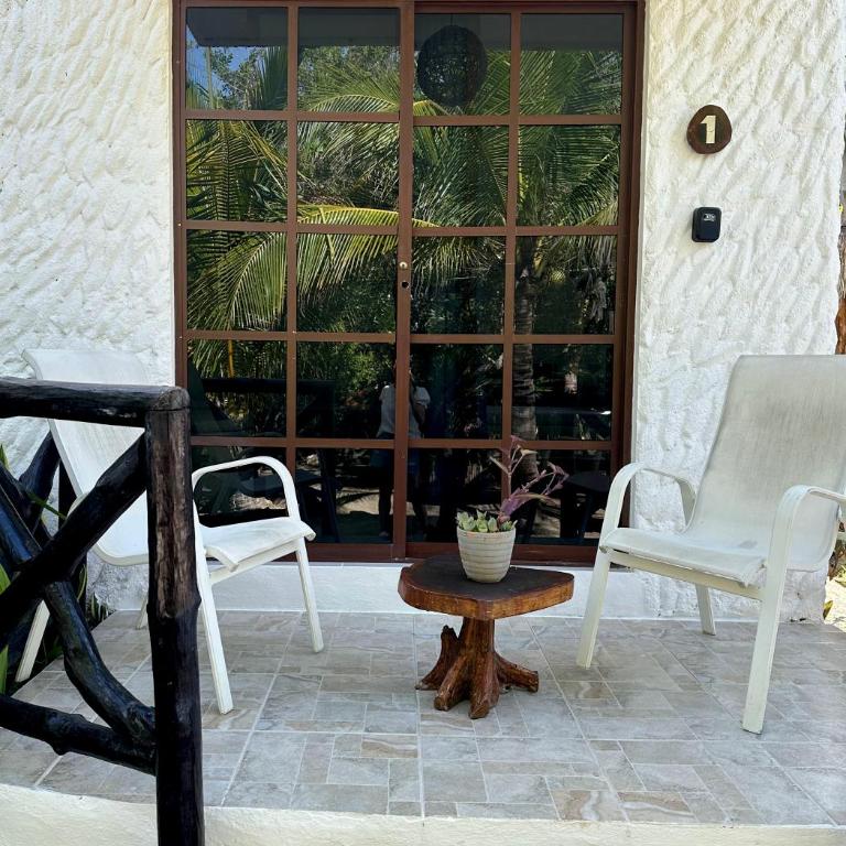 Sirenas Caribbean Rooms Holbox - Habitación Triple con terraza - 21