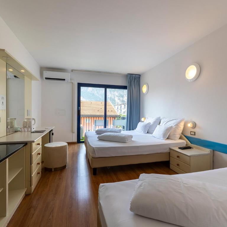 Hi Hotels Riva del Garda - Camera Tripla con Balcone - 1