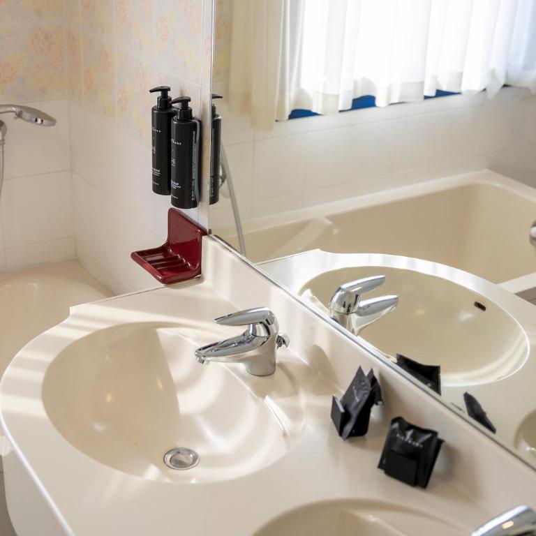 Hi Hotels Riva del Garda - Camera Familiare (2 Adulti + 2 Bambini) - 4