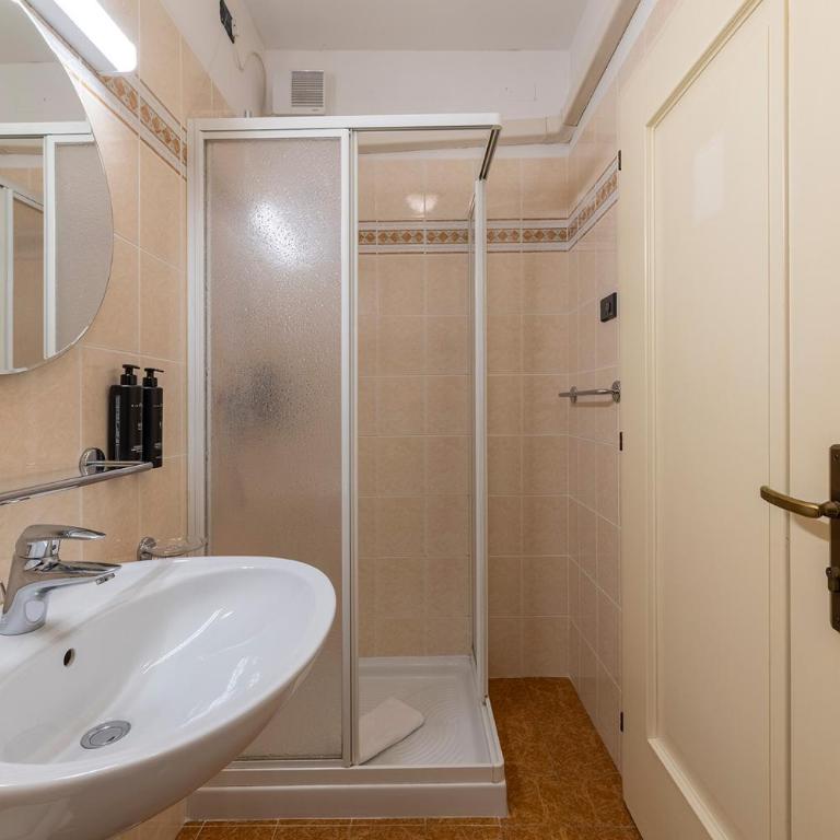 Hi Hotels Riva del Garda - Camera Singola Deluxe con Balcone - 4