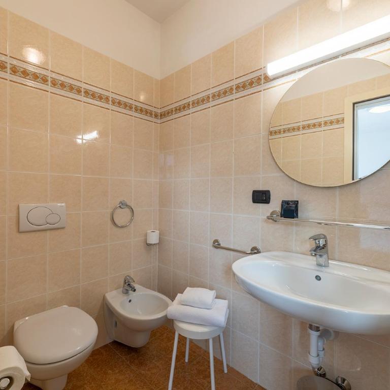 Hi Hotels Riva del Garda - Camera Singola Deluxe con Balcone - 2