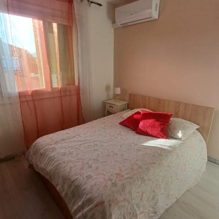 Proche Sanary et plage, grand appartement lumineux dans villa privée, 3 CH avec terrasse et jardin , climatisé SIX FOURS LES PLAGES 300m de la mer - Apartment mit 3 Schlafzimmern und Balkon - 11