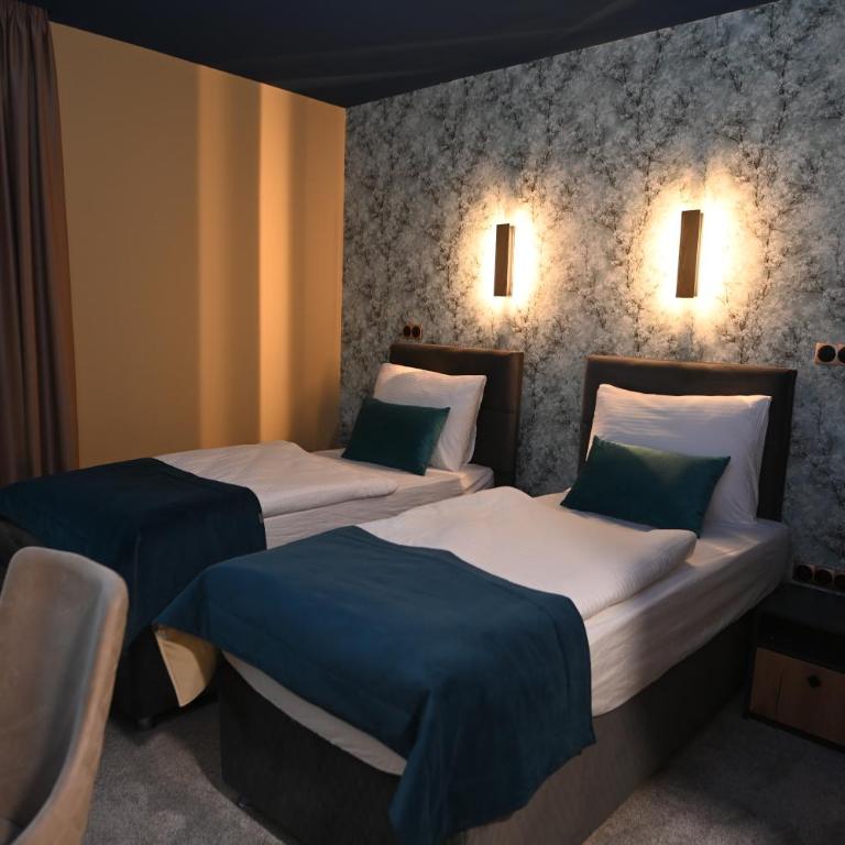 Hotel LOBBY PLUS - Deluxe Twin Room - 2